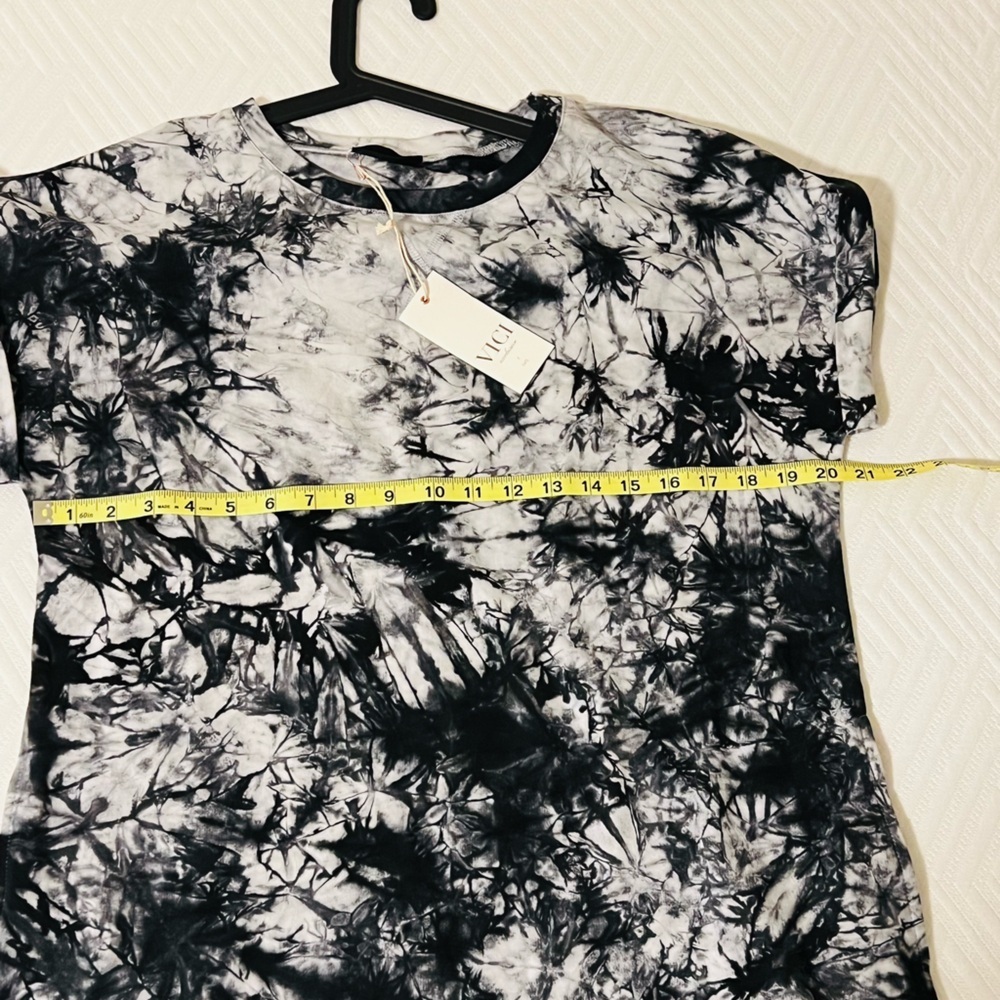 Vici Monochrome Tie-Dye Short Sleeve Tee - Picture 4 of 5